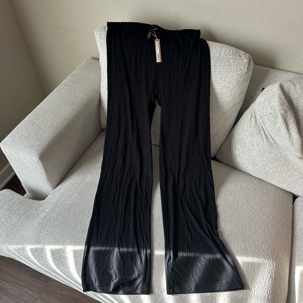 SKIMS Soft Lounge Lace Pant
